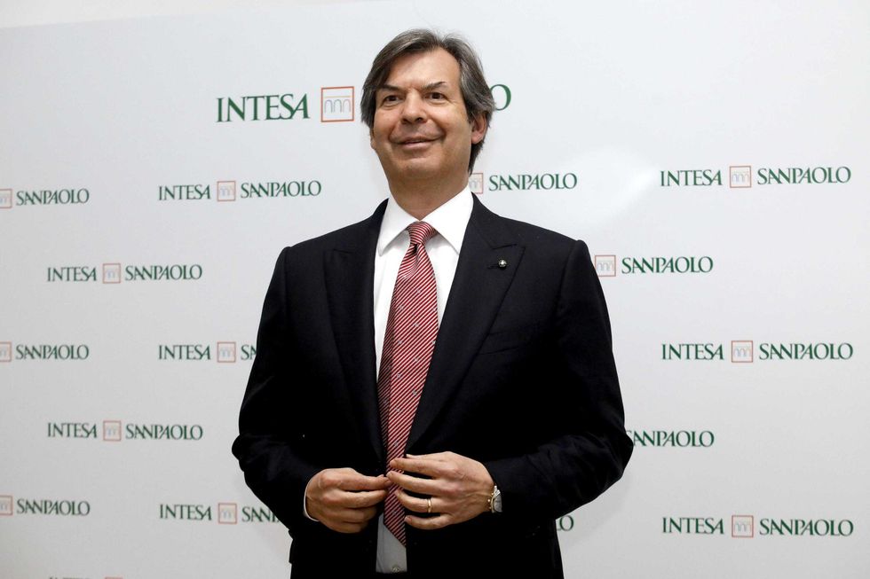 Intesa mette a segno profitti da record. Messina rassicura: tassa banche gestibile