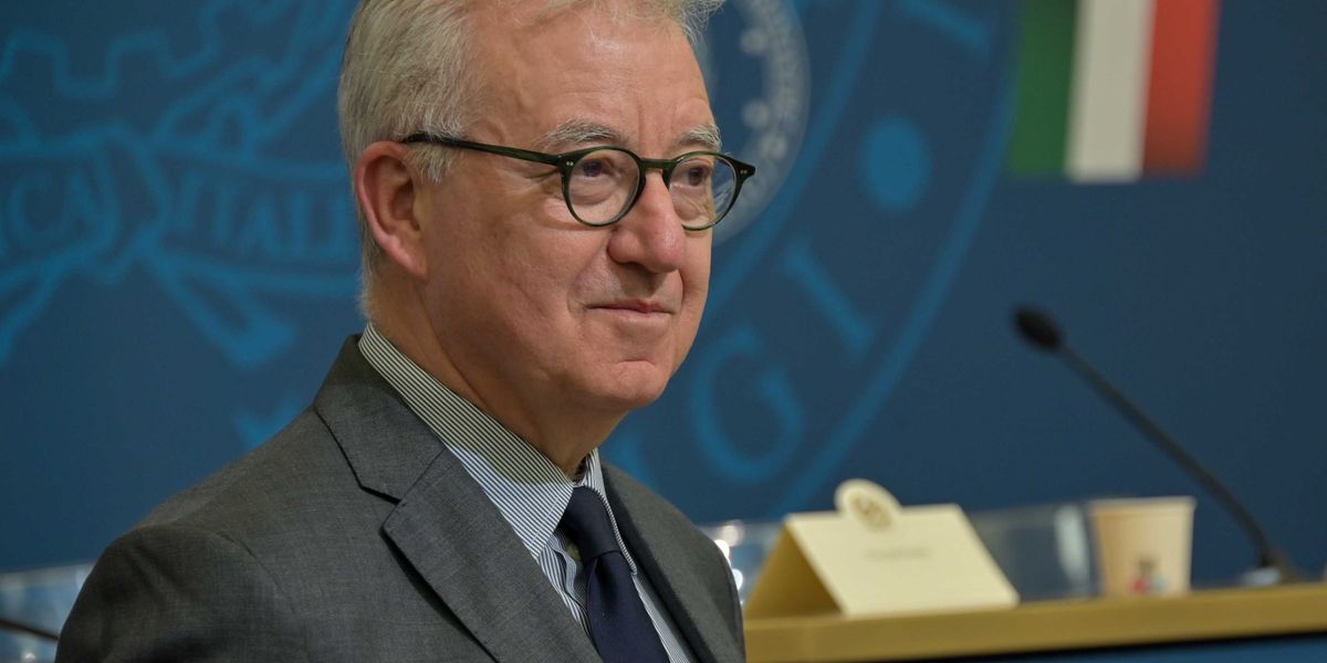 Mantovano non ci sta: «I pieni poteri ce li hanno le Procure non certo il governo» Mantovano non ci sta: «I pieni poteri ce li hanno le Procure non certo il governo»