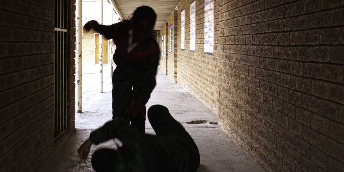 invalido torturato da una baby gang botte sputi e bagno nudo al fiume da Laverita.info invalido torturato da una baby gang botte sputi e bagno nudo al fiume