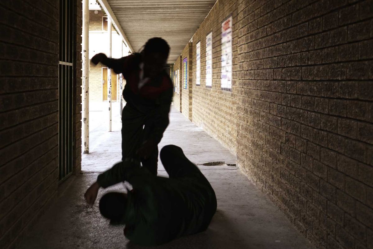 Invalido torturato da una baby gang. «Botte, sputi e bagno nudo al fiume»