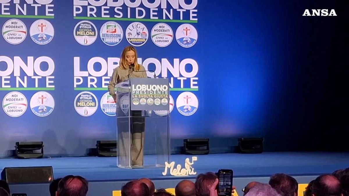 Meloni: «Sinistra ai margini della politica per supponenza»