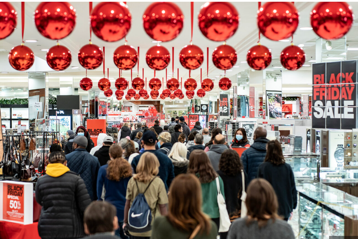 Is Trump Hiding Jobs Report? Workers Seek Seasonal Positions As Employment Dips