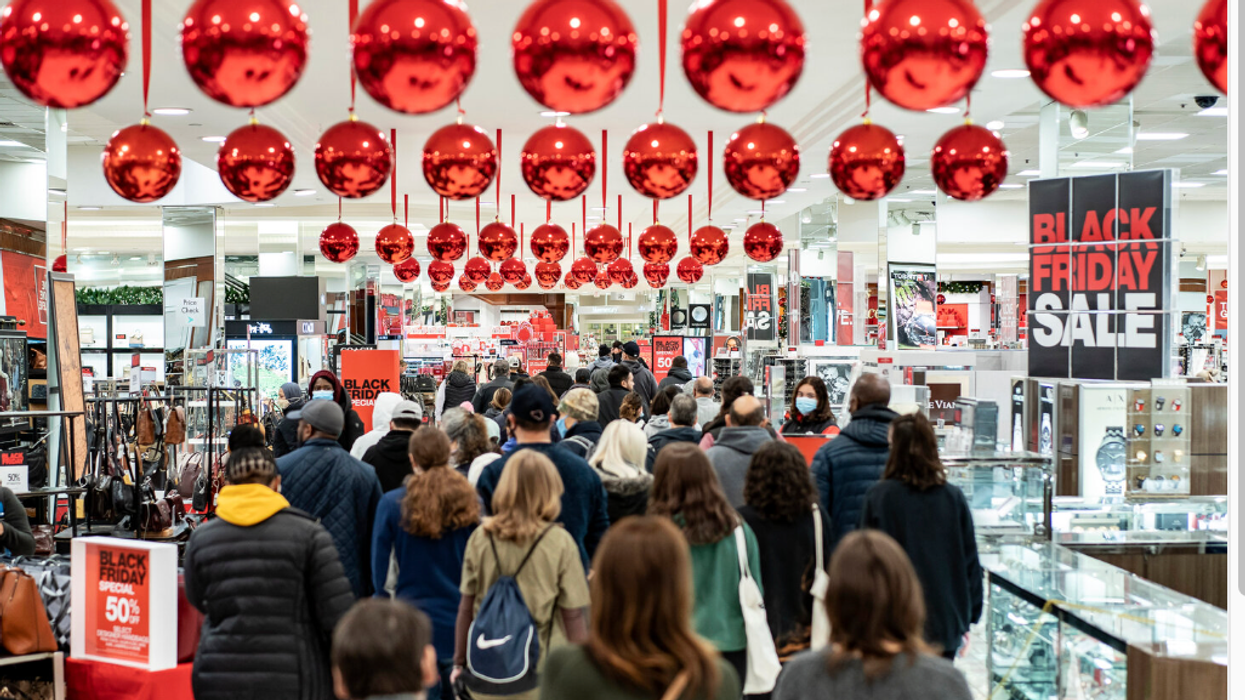 Is Trump Hiding Jobs Report? Workers Seek Seasonal Positions As Employment Dips