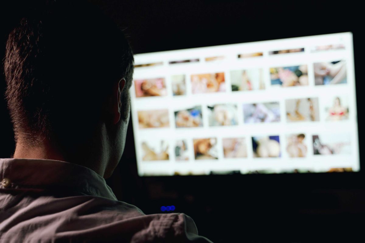 Siti porno aperti: privacy salva, minori meno