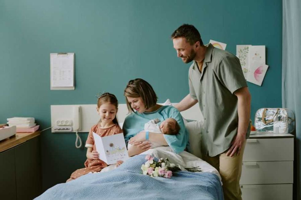 American surnames; American last names; disappearing last names; keeping last names; smaller families; staying single