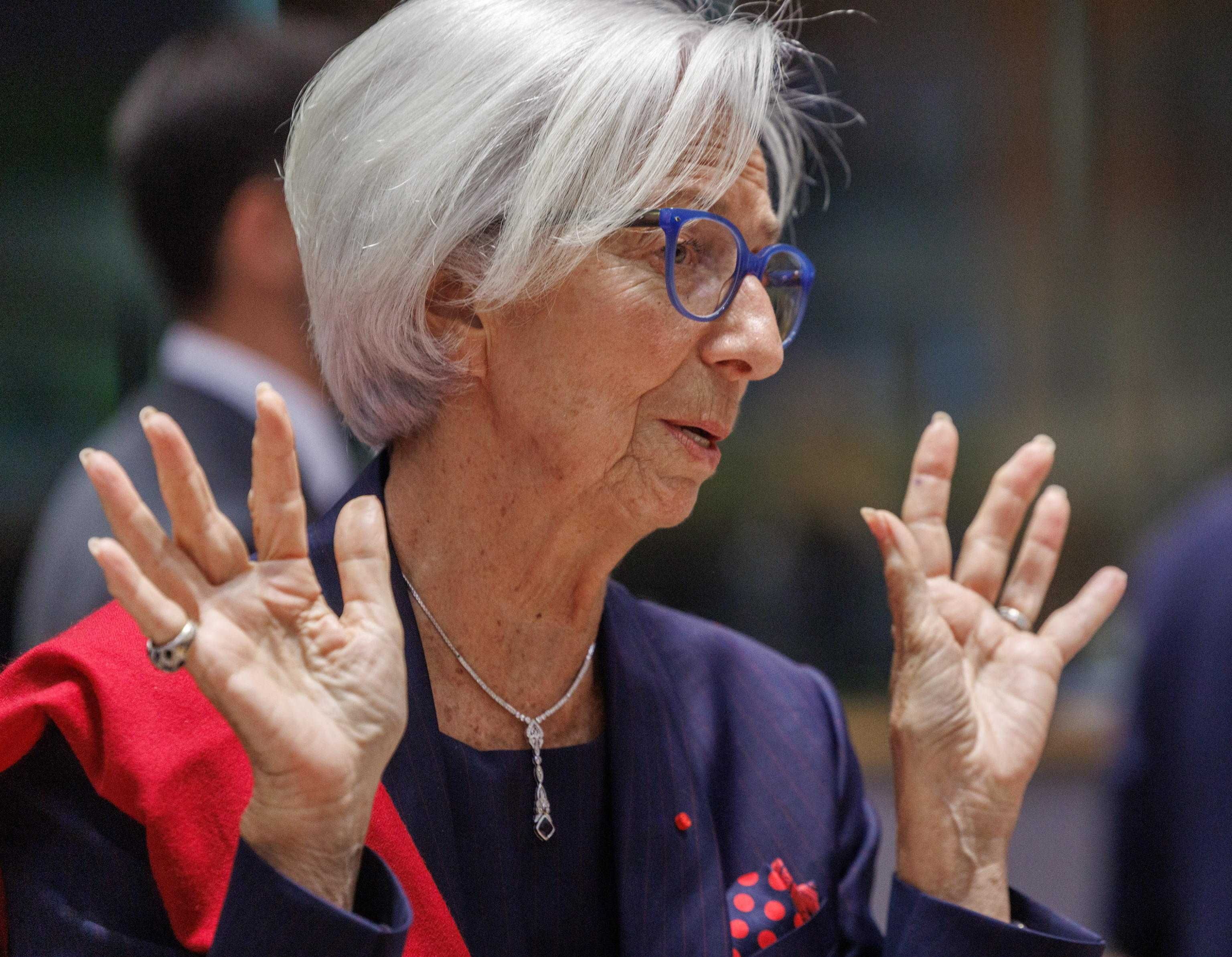 Lagarde spudorata: «Parigi meglio di Roma»