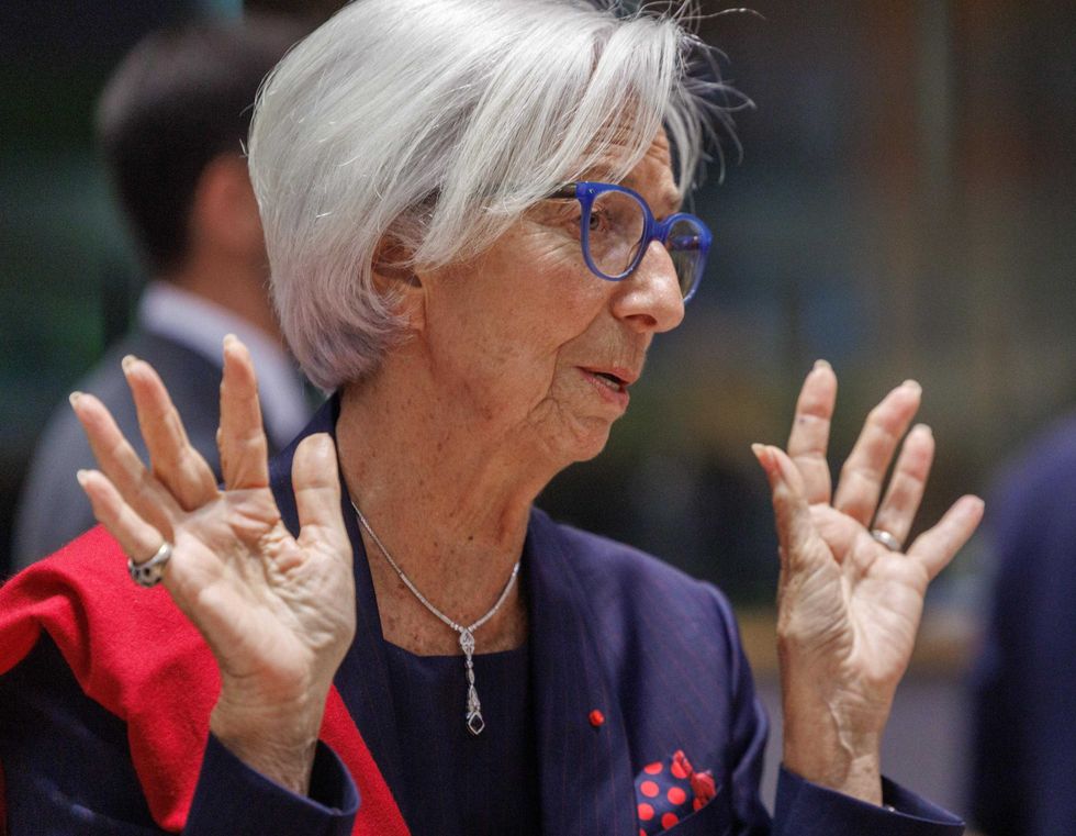 Lagarde spudorata: «Parigi meglio di Roma»