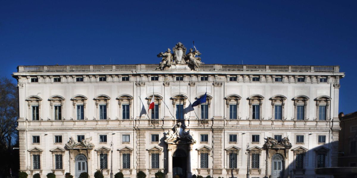 la consulta conferma la beffa le pensioni da pi249 di 1800 euro si possono tagliare