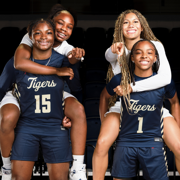 THE LAYUP LINE: No. 10 Klein Collins Tigers