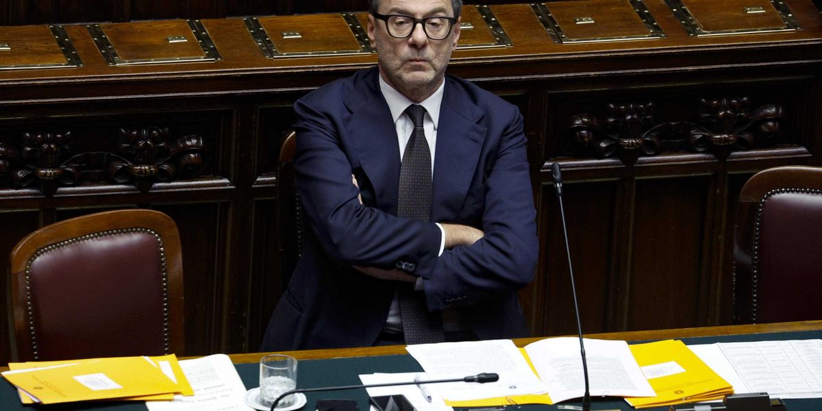 manovra rispunta il condono edilizio dimezzate le tasse su chi compra oro da Laverita.info manovra rispunta il condono edilizio dimezzate le tasse su chi compra oro