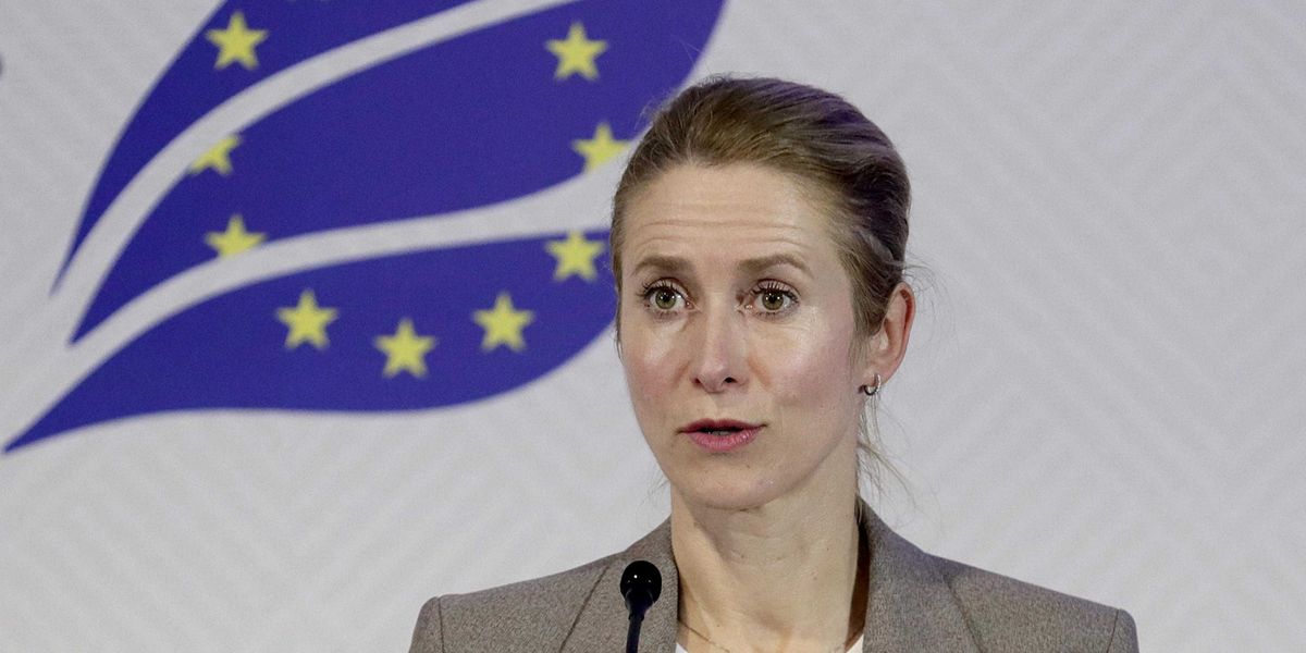 A Bruxelles tengono su l’elmetto. Però cominciano a scaricare Kiev A Bruxelles tengono su l’elmetto. Però cominciano a scaricare Kiev