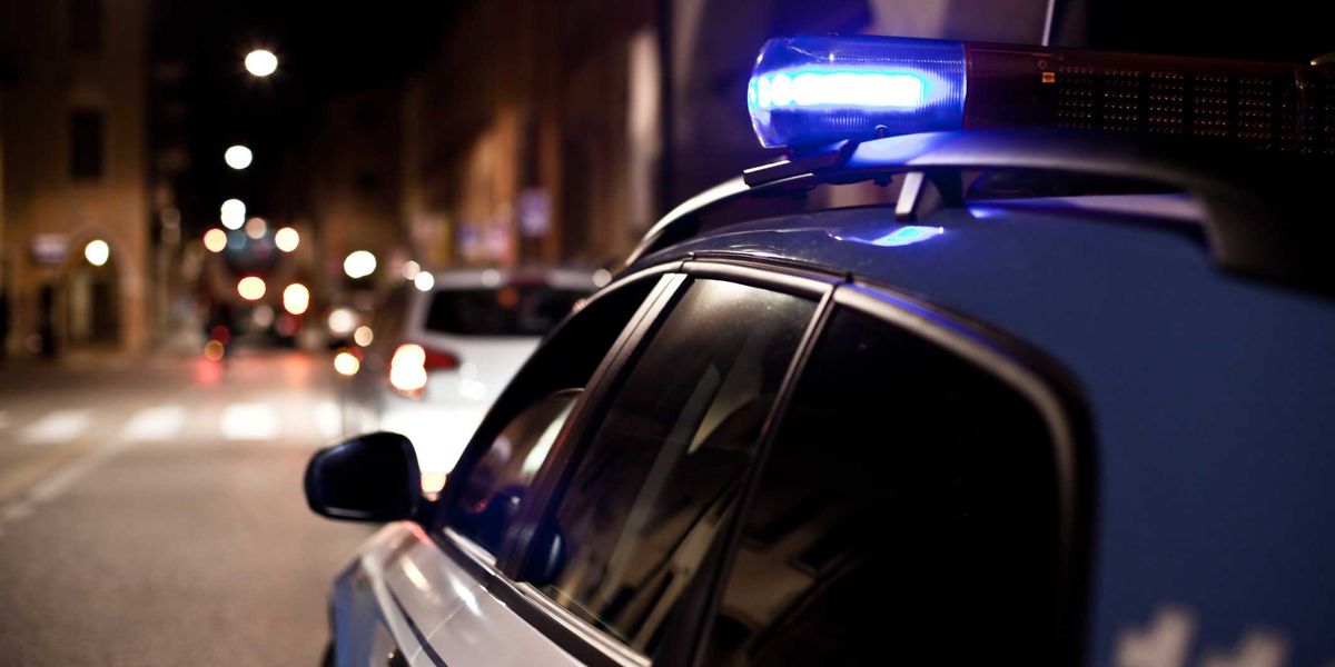 Minorenni stranieri aggrediscono autista: «A Tunisi ti avremmo tagliato la testa» Minorenni stranieri aggrediscono autista: «A Tunisi ti avremmo tagliato la testa»