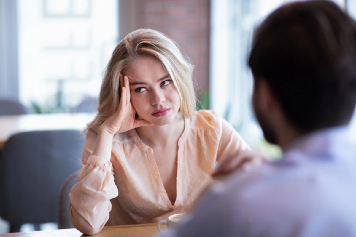 bored, boring conversation, bored woman, bad conversation, talking too much, people skills.