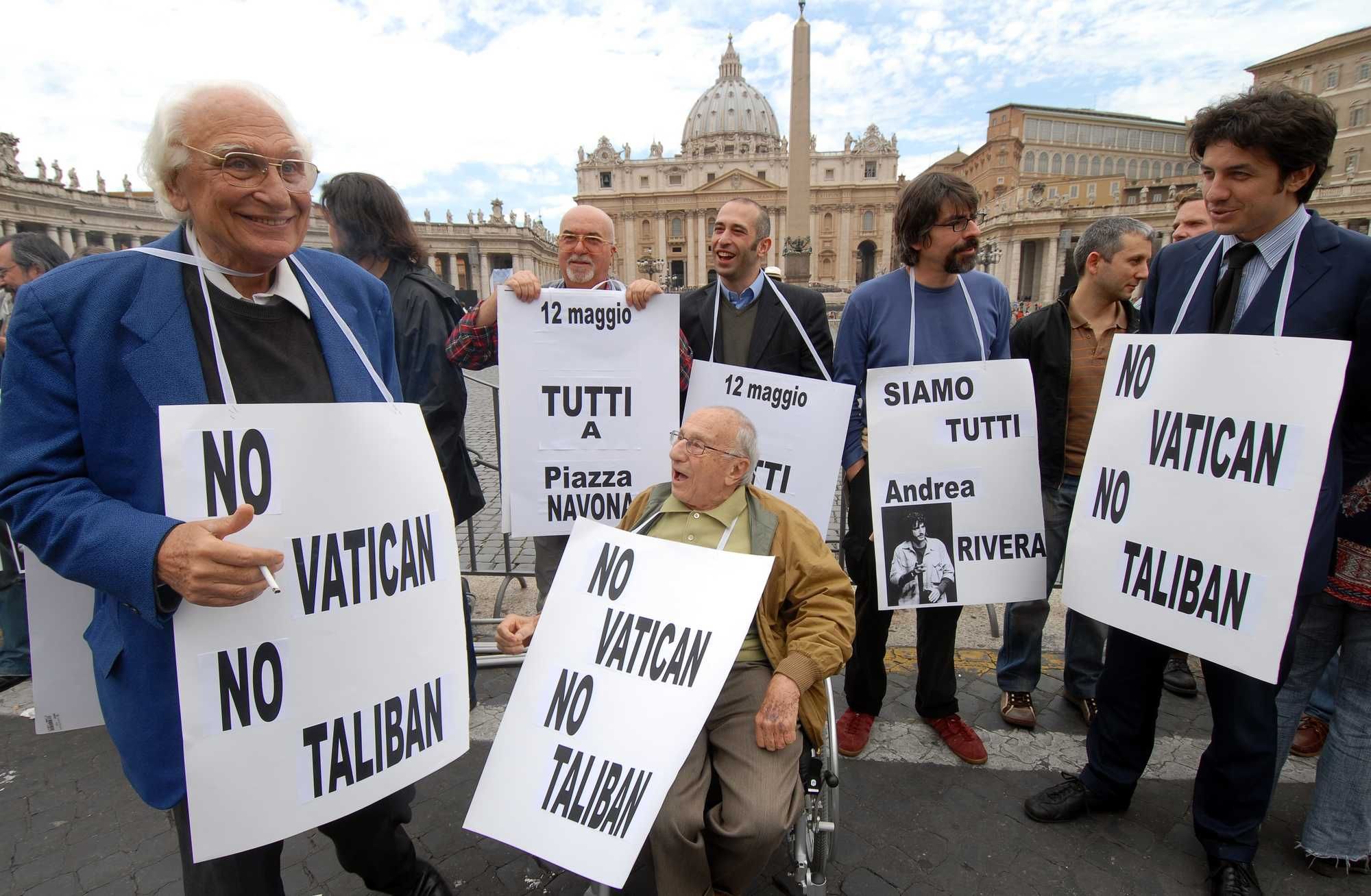 La corsa a normare rapporti e affetti rende la Chiesa un esempio di laicità
