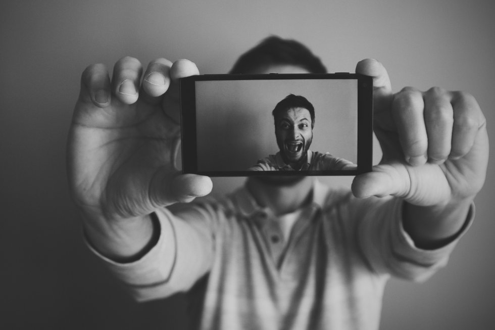 Dad became an 'influencer' just to embarrass his daughters. Then he accidentally went viral.