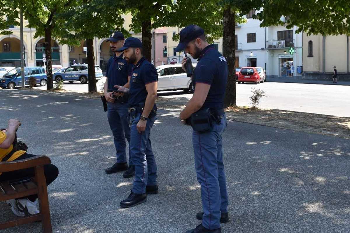 Faide etniche a Prato. Scontri fra bande con machete e pistola