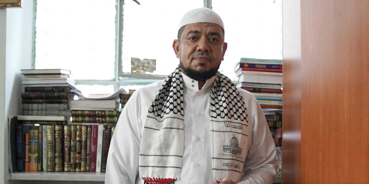 L’imam di Torino tifa per i terroristi. Il vescovo e la Cgil: «Non va espulso»