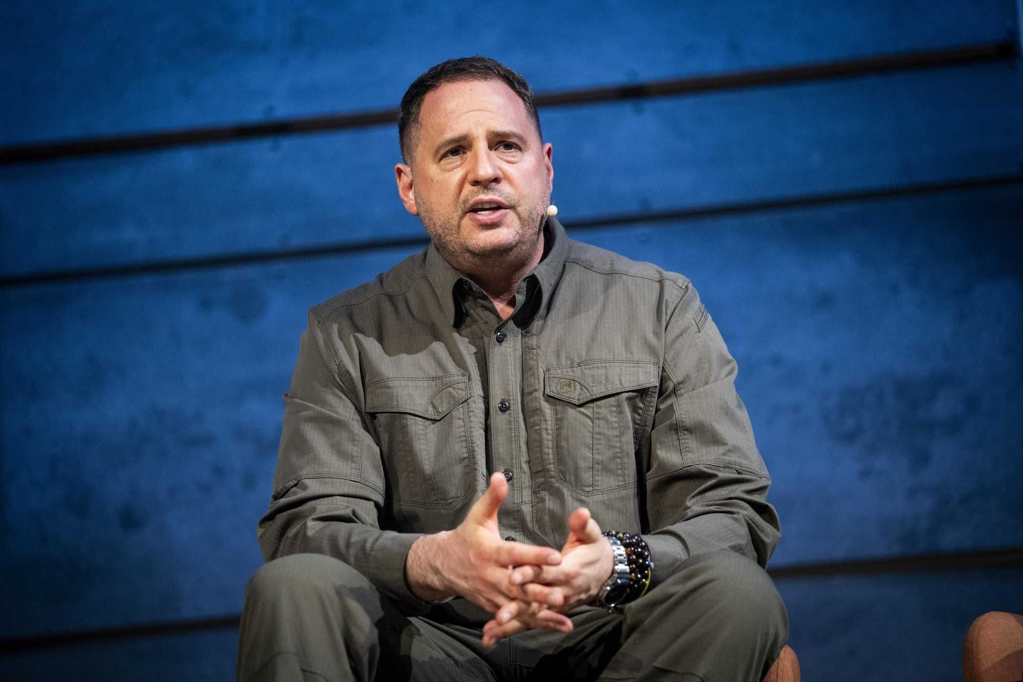 Ucraina, Yermak ora fa l’eroe incompreso: «Sono disgustato: vado al fronte»