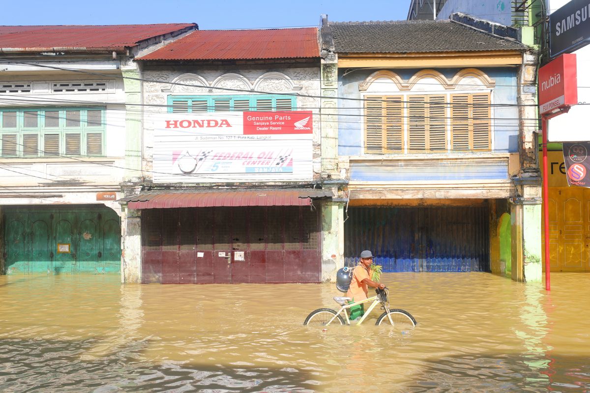 Flooding Kills 1,000+ Across South Asia as Climate Crisis Fuels More ...