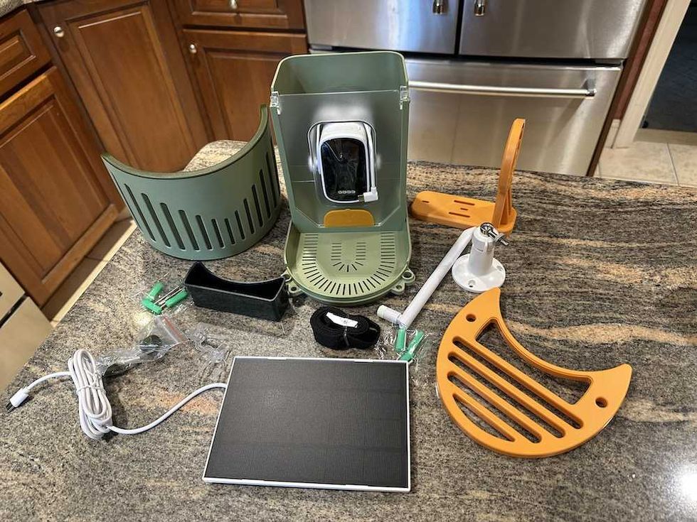 photo of Vinguys Smart Bird Feeder (V-Feeder) unboxed