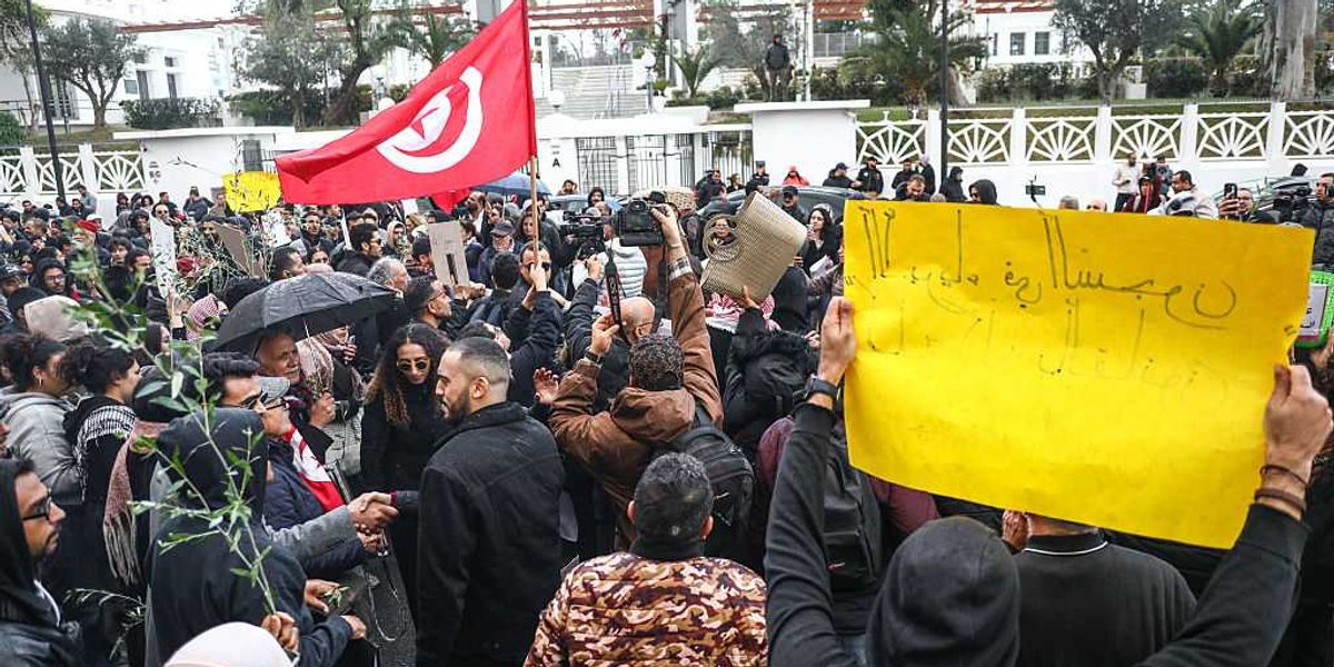 Tunisia, tensione con l’Ue mentre cresce la protesta interna contro Saied