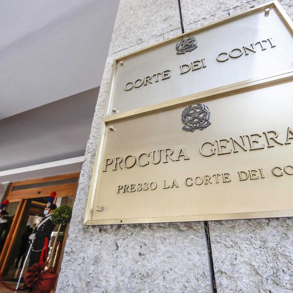 La Consulta «sgrida» la Corte dei Conti. Superfluo il ricorso sulle pensioni