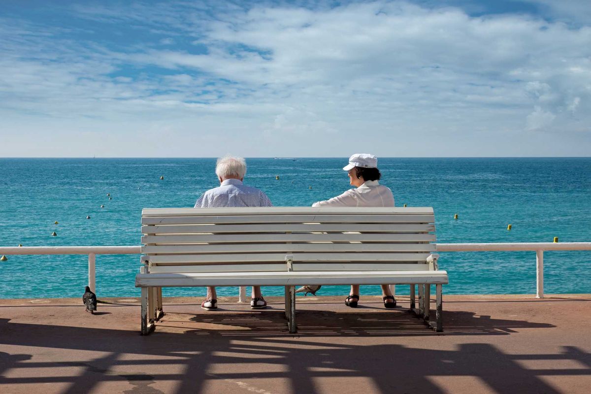 La Francia fa cassa con gli espatriati Usa: «Basta sanità gratis, a casa vostra si paga»