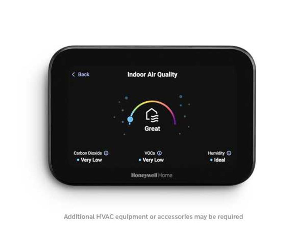 photo of Honeywell Home X8S screen showing indoor air quality results.