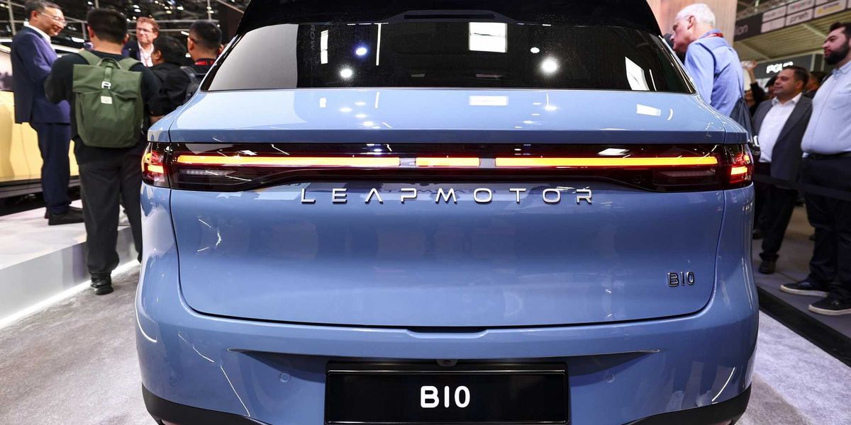 L’ultima cattiva tentazione di Elkann. Dare il marchio Fiat alle auto cinesi L’ultima cattiva tentazione di Elkann. Dare il marchio Fiat alle auto cinesi