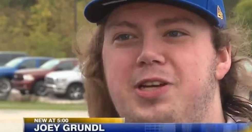 joey grundl, pizza guy saves life, milwaukee heroes, heroes, rewards, domino's pizza, bystander prevention, sa, da, domestic abuse, positive news