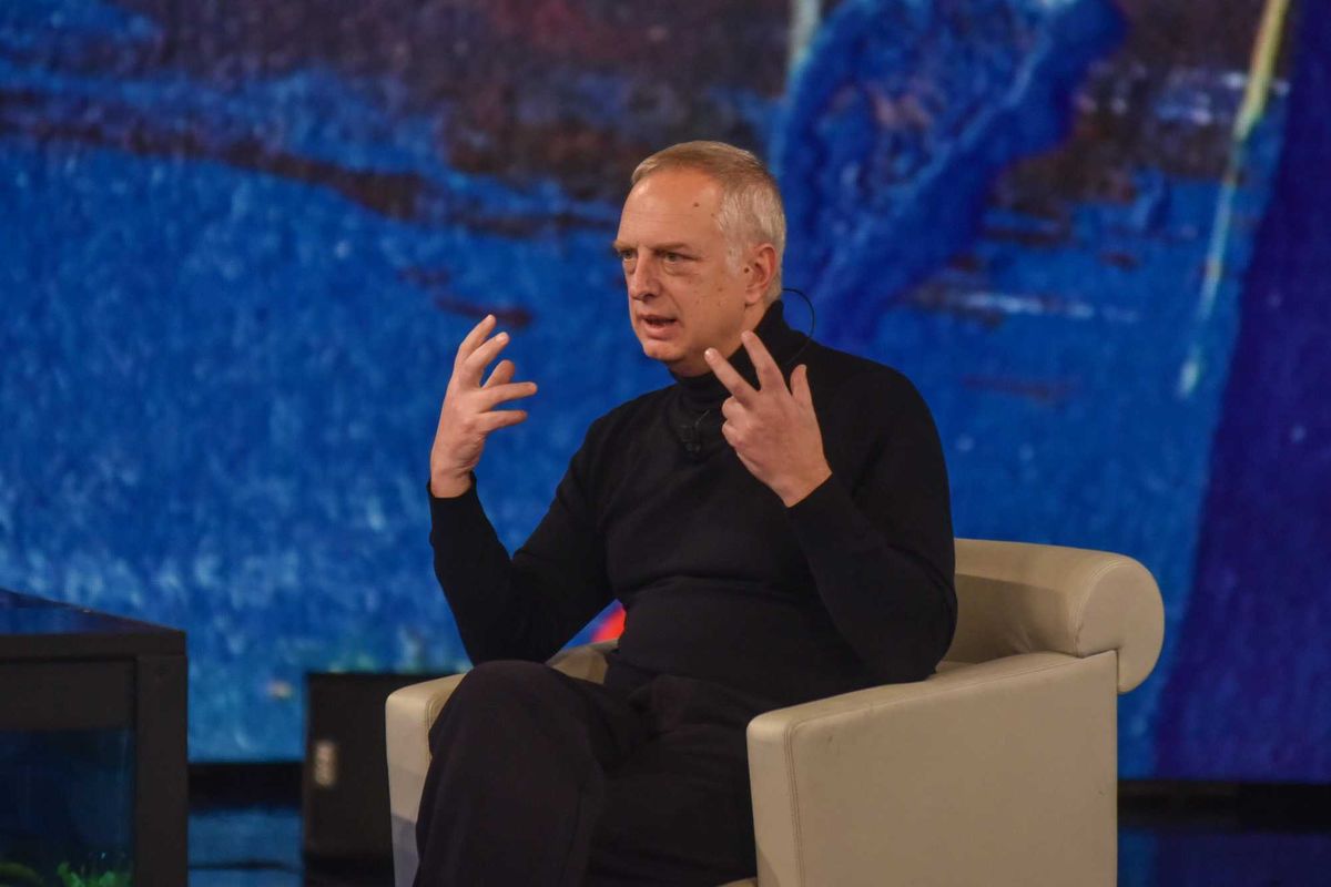 Gli intellò vogliono il pass per le idee