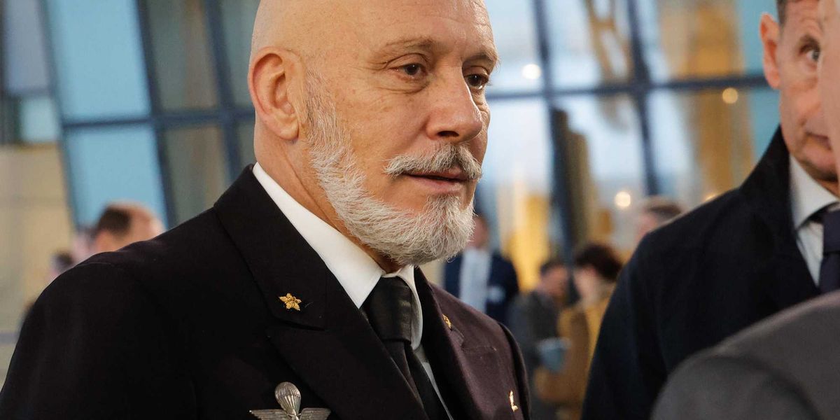 Cavo Dragone frena sui cyberattacchi. Meloni lo fulmina: «Misurare le parole» Cavo Dragone frena sui cyberattacchi. Meloni lo fulmina: «Misurare le parole»