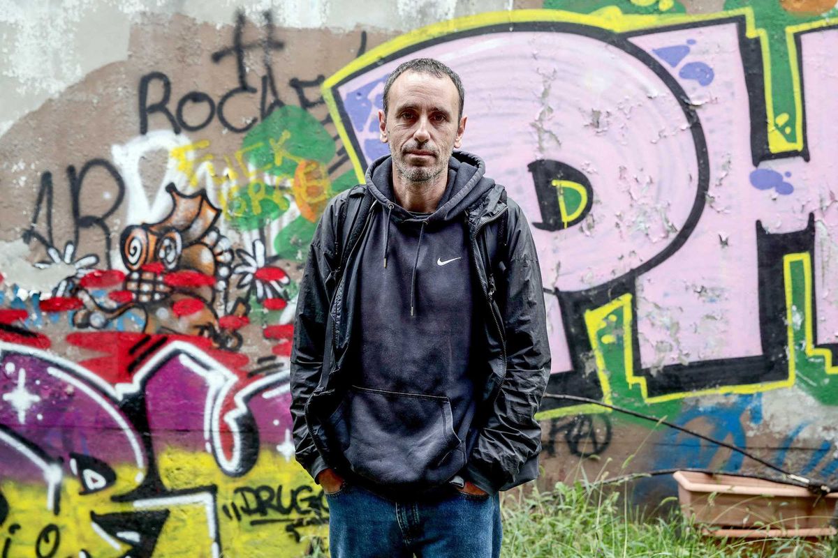 Psicodramma degli intellettuali rossi. «Mi si nota più se diserto o censuro?»