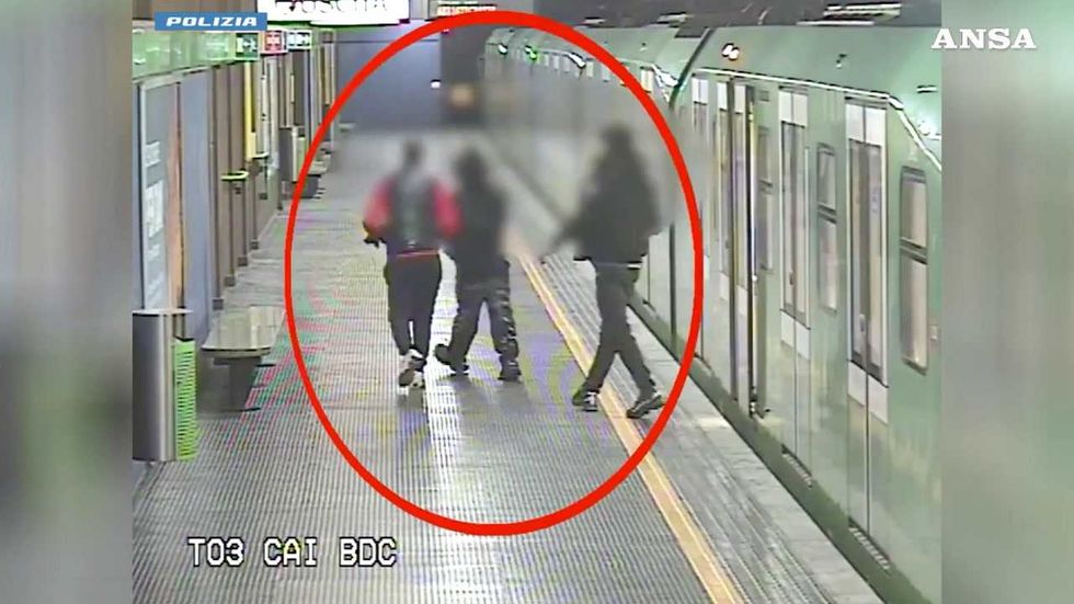 Milano, scippo in tempo record in metropolitana