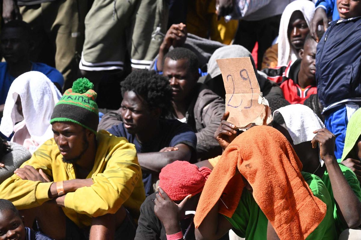 L’Ue alza i dazi a chi non riprende i migranti