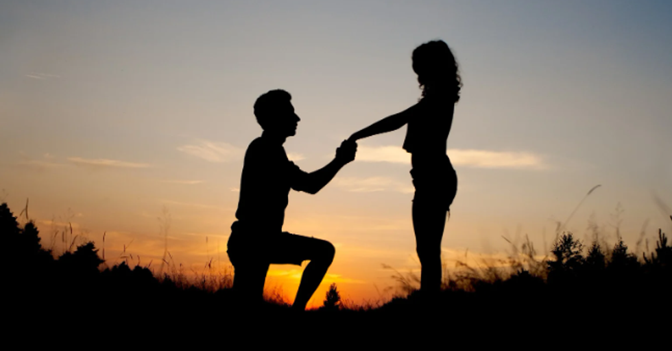 marriage, proposal, man and woman, sunset, holding hands, pretty proposal