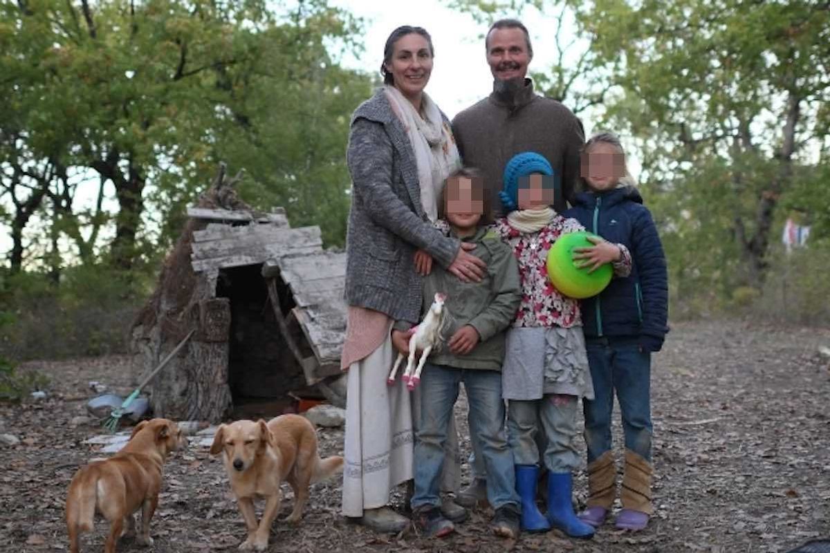 Prima ti portano via i figli poi vedono se c’è un motivo