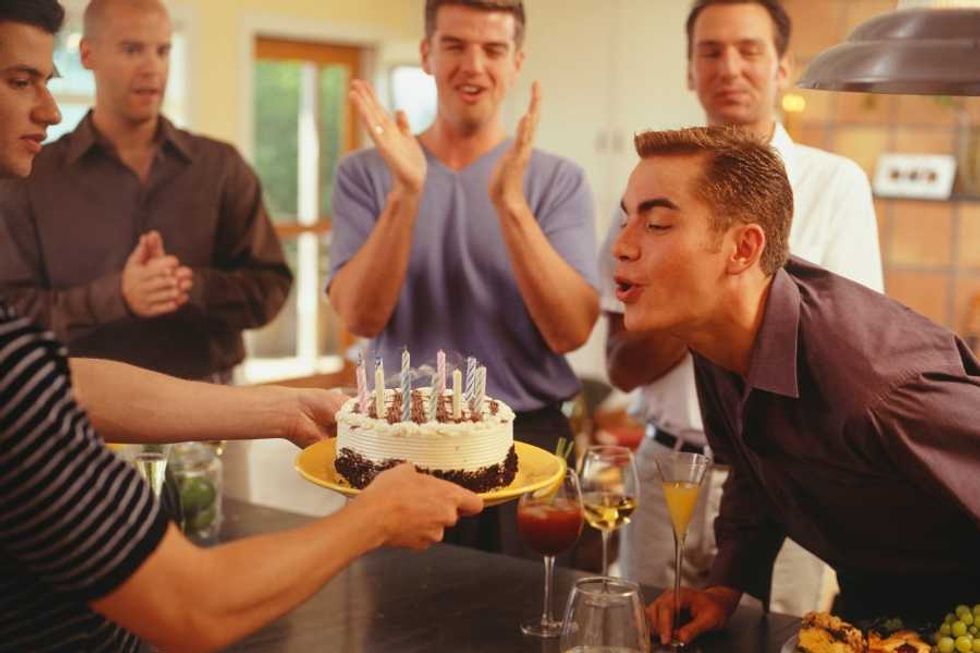 Viral no-knife cake-cutting hack adds festive, joyous anarchy to any party