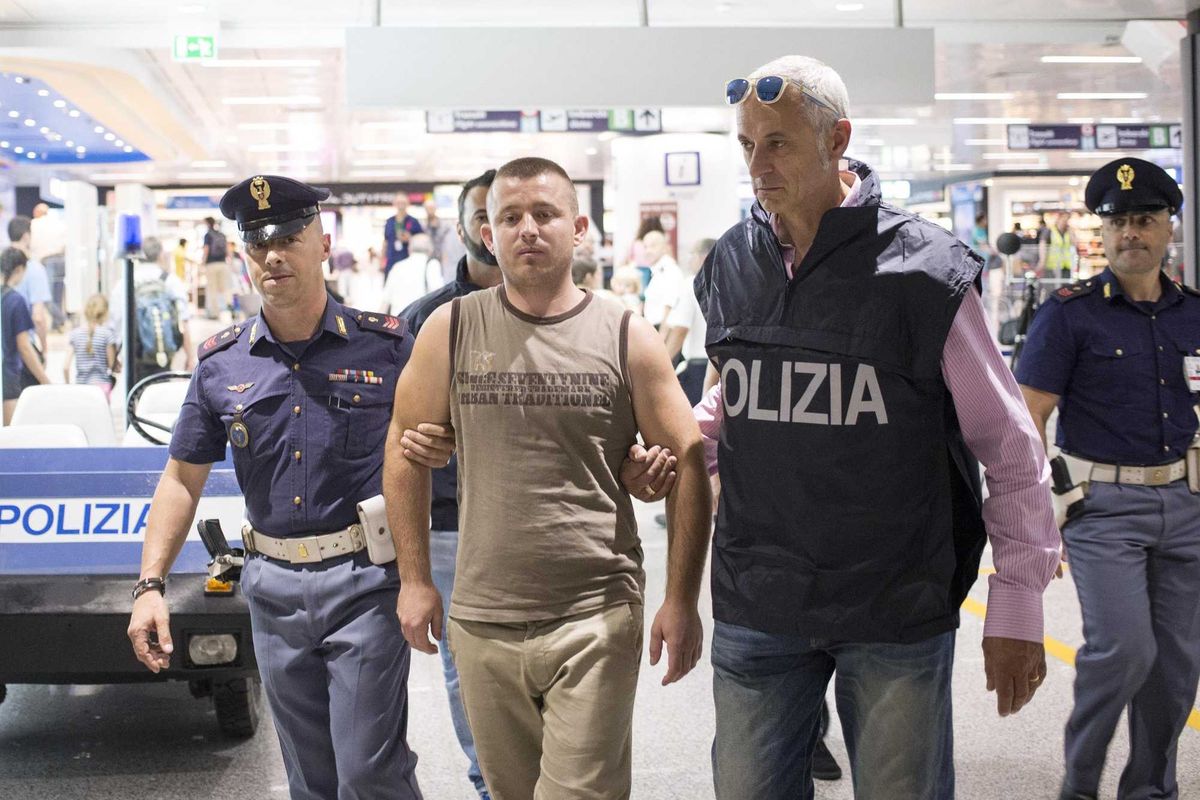 Ai rapinatori uccisi danno un milione, ai morti per rapina soltanto spicci