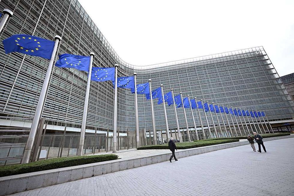 L’Ue finanzia i giornalisti per confezionare inchieste contro gli attivisti pro vita