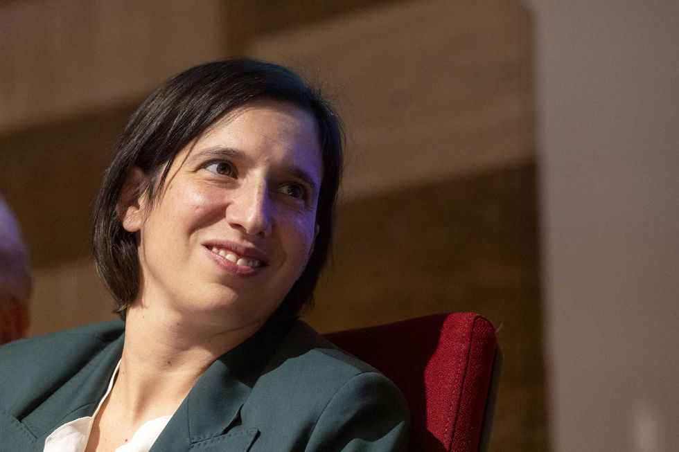 La sinistra fa spallucce su violenti e censori