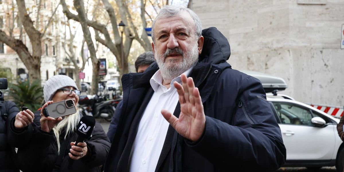 Ilva, le sigle smentiscono Emiliano sul futuro dell’impianto di Taranto Ilva, le sigle smentiscono Emiliano sul futuro dell’impianto di Taranto