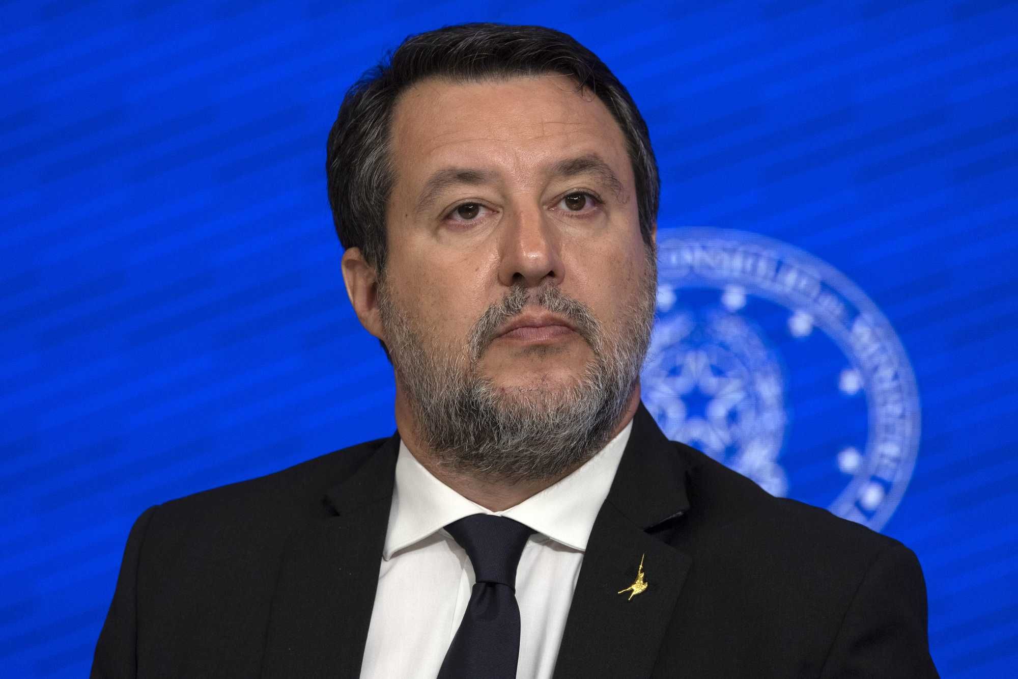Salvini: «Una legge per non indagare chi si difende dai delinquenti»