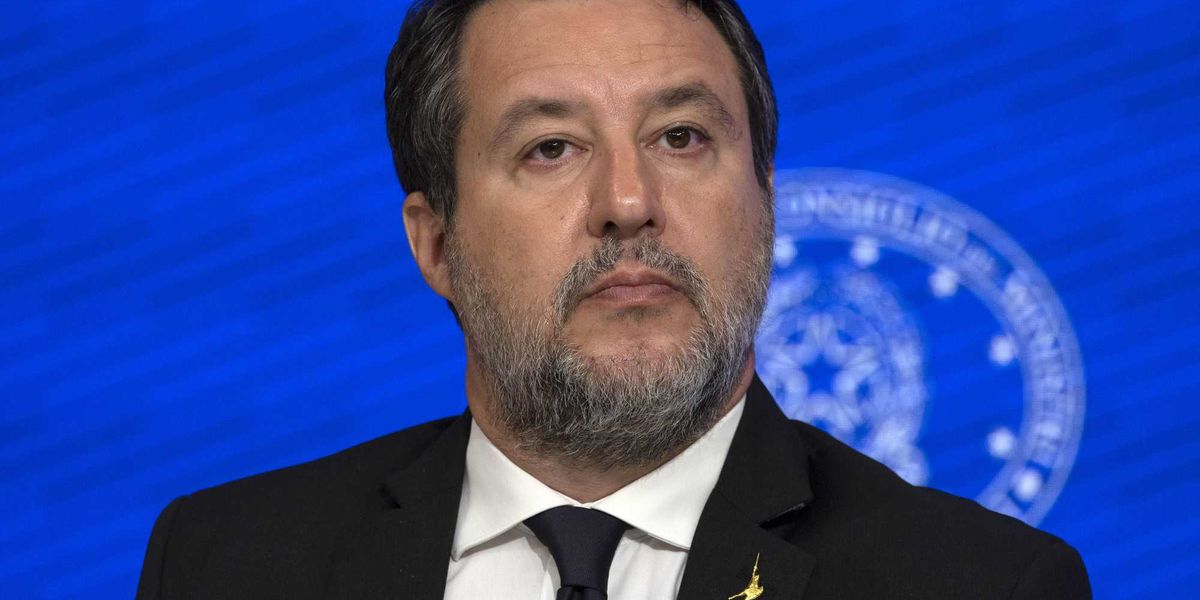 Salvini: «Una legge per non indagare chi si difende dai delinquenti» Salvini: «Una legge per non indagare chi si difende dai delinquenti»
