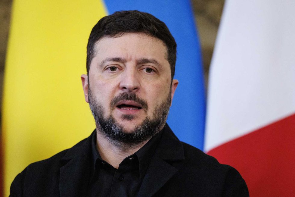 Zelensky in tour fa muro sul Donbass. Oggi l’incontro a Roma con Meloni