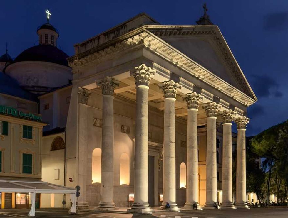 La diocesi promuove l’amore gay. I fedeli in rivolta scrivono al Papa