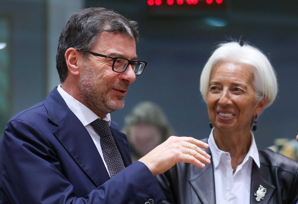 Giorgetti rassicura Lagarde sull’oro: non uscirà dai caveau di Bankitalia