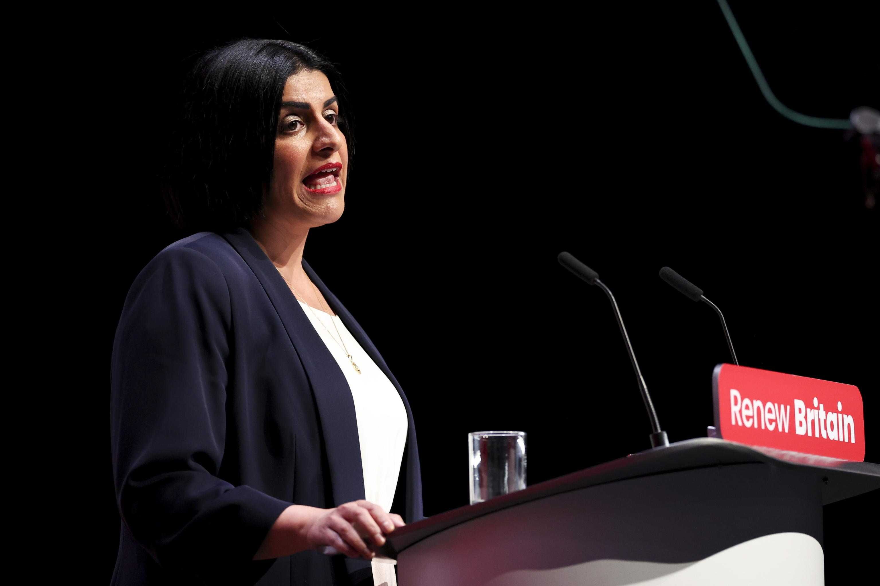 La realtà piega i labour: stretta sui migranti