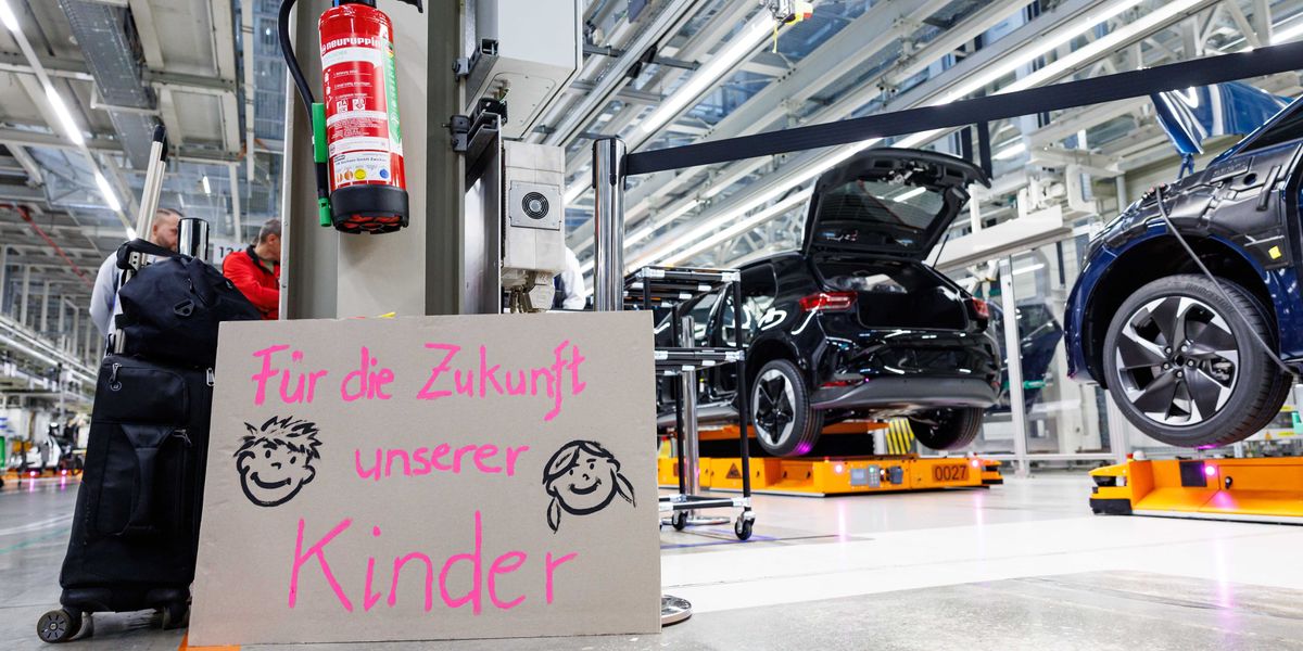 Automotive al verde nell’Europa del green. Volkswagen licenzia Elkann senza batterie