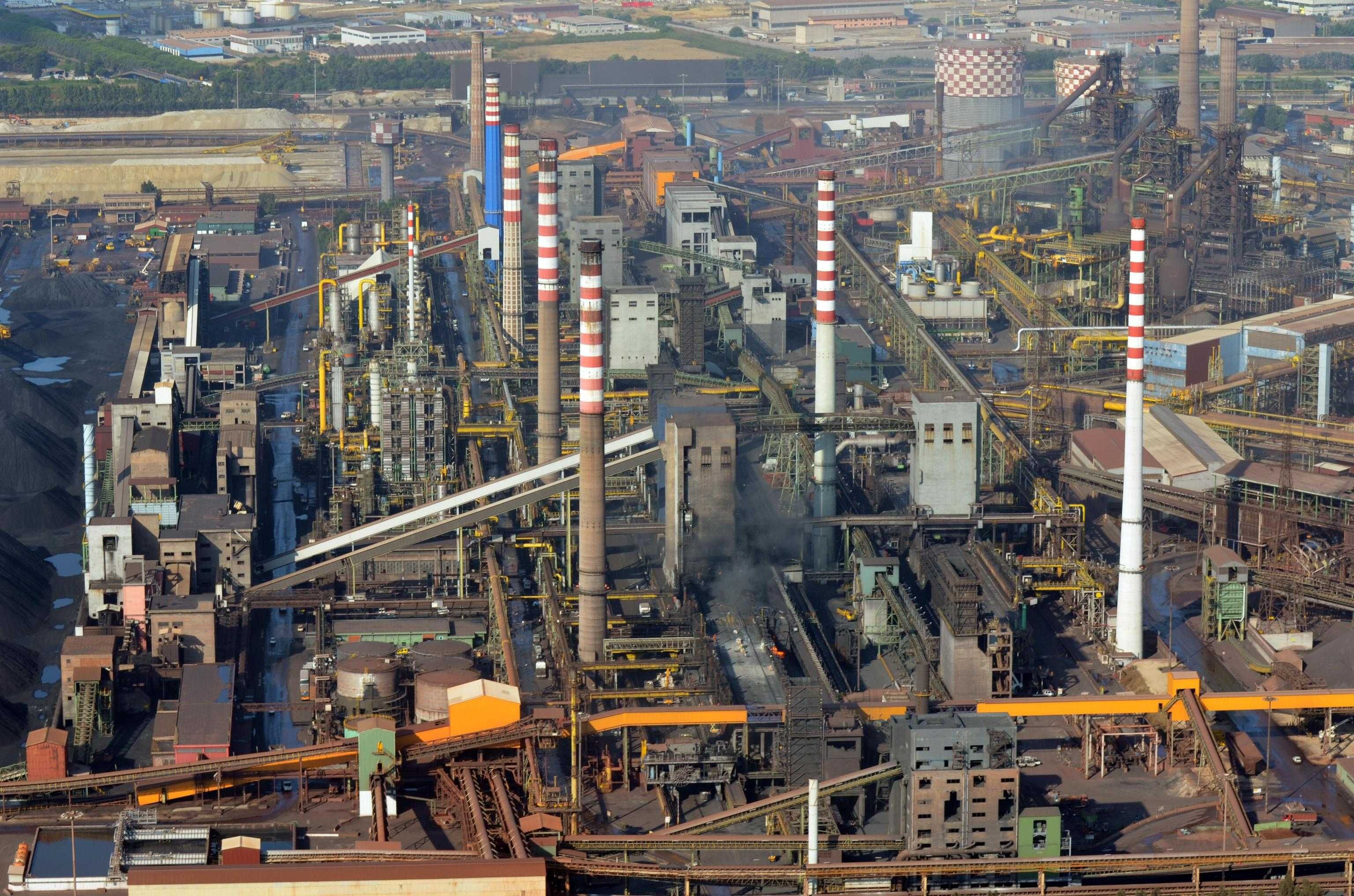 Ex Ilva, 6.000 in cig e formazione. I sindacati annunciano lo sciopero